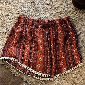 Floral Patterned Shorts with pom-Pom Trim size Large/XL